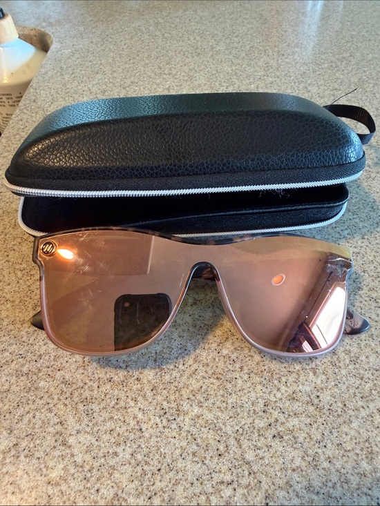 Blenders Accessories - Blenders “Lion Heart” Rose Gold Tortoise sunglasses